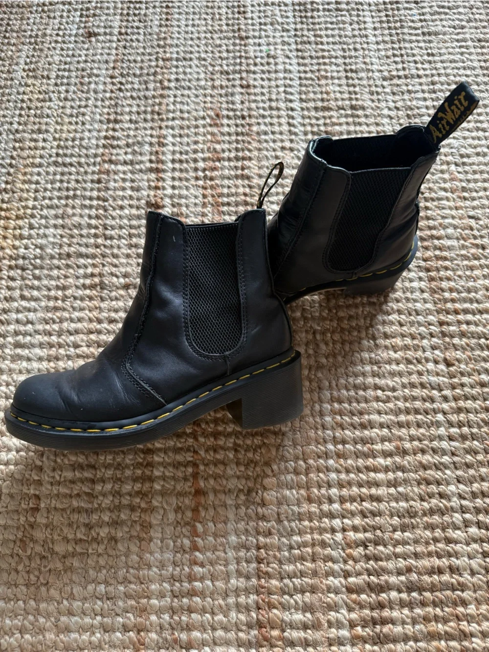 Dr. Martens 2976 Black Leather Chelsea Boots Women’s US 7 EU 38